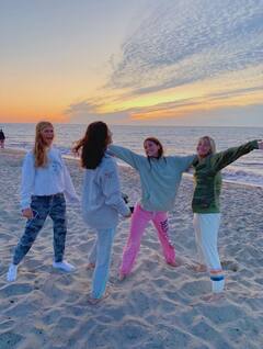 Friendship: इन आदतों के चलते खराब हो सकती है आपकी दोस्ती, जानकर आज से ही करें सुधार