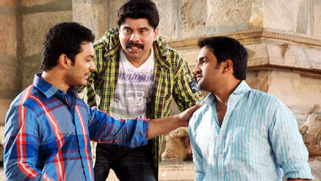 Santhanam: படத்தில் நடிக்க அழைத்த சந்தானம்.. கதவை பூட்டி டார்ச்சர் செய்த பவர் ஸ்டார் சீனிவாசன்! actor santhanam talks about how to approach power star srinivasan in Kanna Laddu Thinna Aasaiya movie Santhanam: படத்தில் நடிக்க அழைத்த சந்தானம்.. கதவை பூட்டி டார்ச்சர் செய்த பவர் ஸ்டார் சீனிவாசன்!