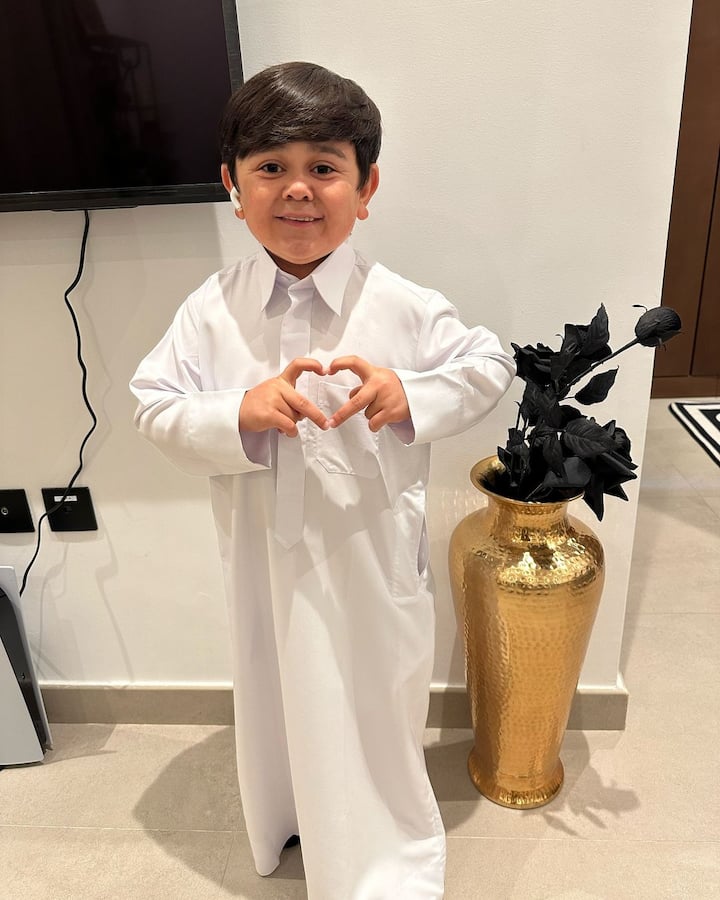 'बिग बॉस 16' से पहले अब्दू रोजिक को भारत में कोई नहीं जानता था, लेकिन आज अब्दू पूरे देश के चहीते बन गए हैं. 3 फुट के अब्दू ने अपनी क्यूटनेस से लाखों-करोड़ों फैंस का दिल जीता है.