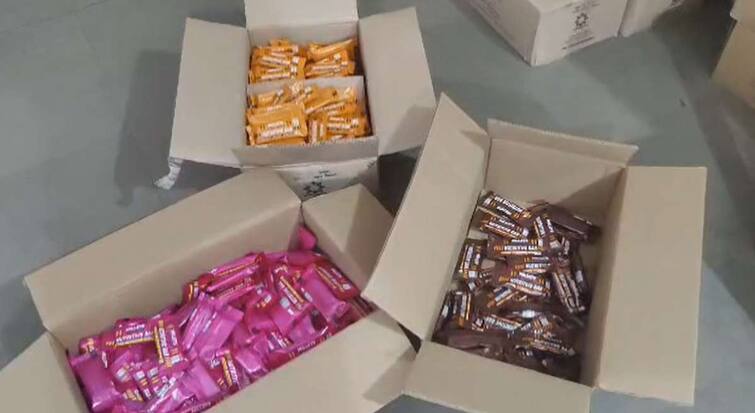School Nutrition Scheme failed in Yavatmal district Chocolates worth half a crore were received after school holiday maharashtra marathi news Yavatmal News : शाळांना सुट्या लागल्यानंतर प्राप्त झाले सव्वा कोटीचे चॉकलेट; शालेय पोषण आहार योजनेचा फज्जा