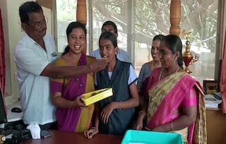 Kaviya Shriya: 10ம் வகுப்பு தேர்வில் 499 மார்க்...  முதலிடம் பிடித்த விவசாயி மகள் - யார் இந்த காவிய ஸ்ரீயா?