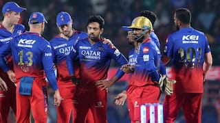 RCB Playoff Chances: लगातार 4 जीत के बाद भी आसान नहीं प्लेऑफ की राहें, जानिए अब क्या है ताजा समीकरण?