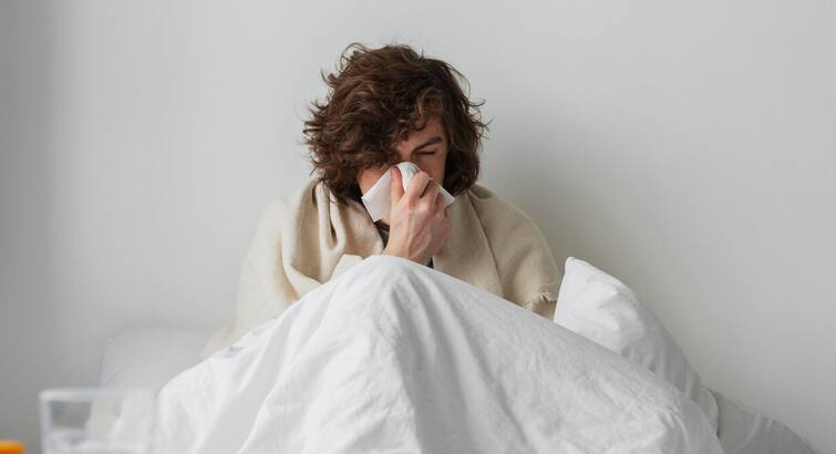 Can the company fire you if you take sick leave simultaneously? Know what the rules are શું એક સાથે માંદગીની રજા લેવા પર કંપની નોકરીમાંથી કાઢી શકે? જાણો શું છે નિયમો