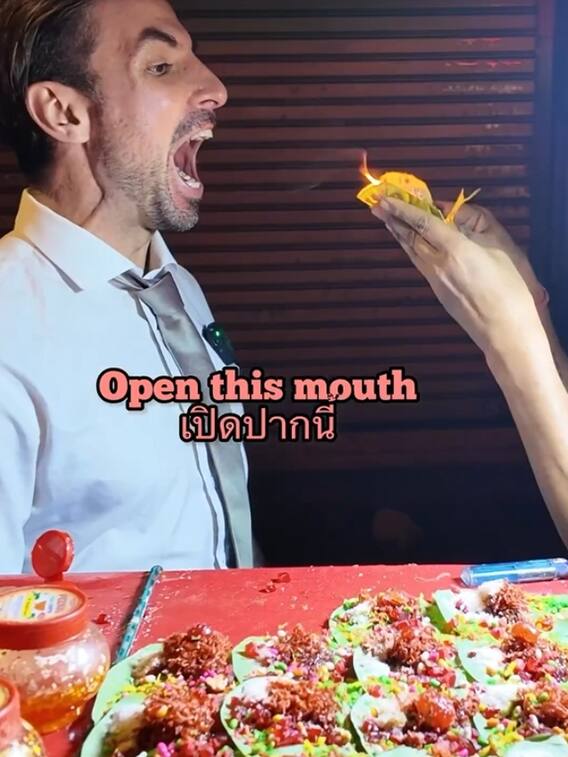 अंग्रेज ने खाया फायर पान, हो गई ऐसी हालत