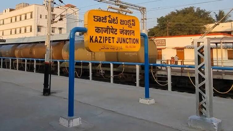 Why Kazipet not getting Railway Coach Factory behind the reasons Telangana News Kazipet Coach Factory: 44 ఏళ్లుగా కాజీపేట్‌కు కోచ్ ఫ్యాక్టరీ ఎందుకు రాట్లేదు? దాన్ని ఎవరు తన్నుకుపోయారు?