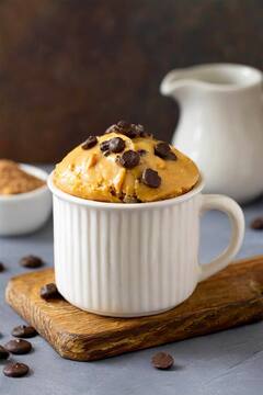 Chocolate Mug Cake: कुछ मीठा खाने की हो रही है क्रेविंग, तो मग में तैयार कर लें टेस्टी चॉकलेट केक
