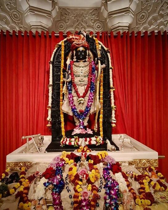 IRCTC Ayodhya Kashi Tour: भारतीय रेलवे भारत गौरव टूरिस्ट ट्रेन के जरिए अयोध्या, काशी, पुरी, कोणार्क, गया, वाराणसी और प्रयागराज के लिए टूरिस्ट ट्रेन लेकर आया है. इस पैकेज का नाम है Ayodhya - Kashi: Punya Kshetra Yatra टूर.