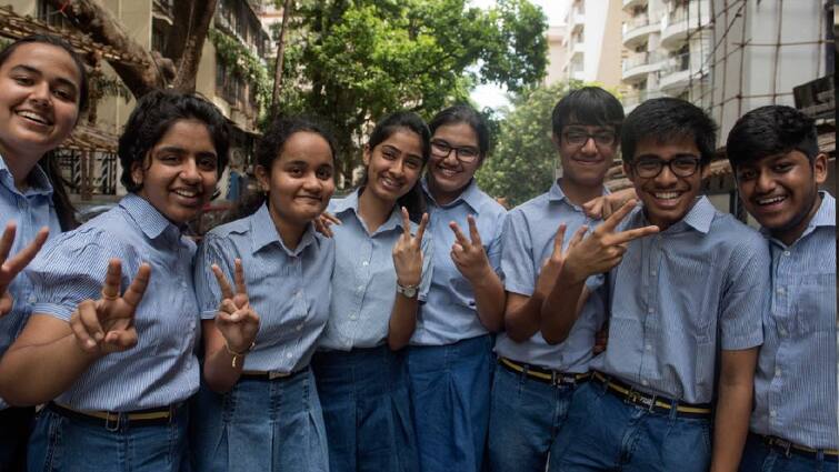 Tamil Nadu 10th Result 2024 Boys vs Girls Pass Percentage TN SSLC Result TN 10th Result 2024: SSLC ரிசல்ட்: அதிகம் எழுதுனது என்னவோ மாணவர்கள்தான்! ஆனால் தேர்ச்சியில் மாணவிகளே டாப்!