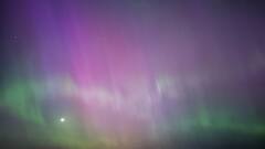 Aurora Borealis: வடதுருவத்தின் அழகியல் நிகழ்வு; வானில் நடனமாடிய ஒளி-அரோரா பொரியாலிஸ்!