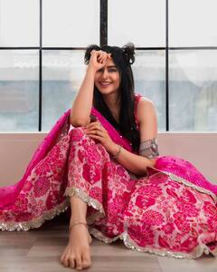 Adah sharma birthday: चित्रपटात अभिनय करण्यासाठी शिक्षण सोडले, जाणून घेऊया अदा शर्माबद्दल..