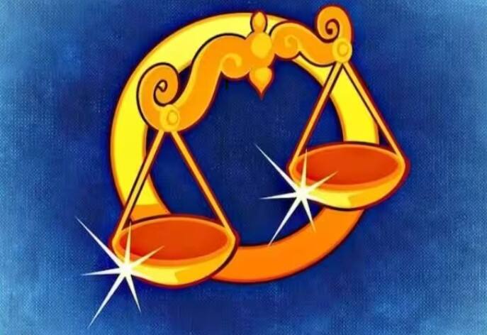 ਤੁਲਾ (Libra): ਪਰਿਵਾਰ ਦਾ ਮਾਣ ਵਧੇਗਾ ਅਤੇ ਕੀਤੇ ਗਏ ਯਤਨ ਸਫਲ ਹੋਣਗੇ। ਪਰ ਇਹ ਇੱਕ ਬਹੁਤ ਹੀ ਵਿਅਸਤ ਦਿਨ ਹੋਵੇਗਾ, ਜੋ ਤੁਹਾਡੀ ਸਿਹਤ ਨੂੰ ਵੀ ਪ੍ਰਭਾਵਿਤ ਕਰ ਸਕਦਾ ਹੈ। ਇਸ ਲਈ ਸਿਹਤ ਪ੍ਰਤੀ ਸੁਚੇਤ ਰਹਿਣ ਦੀ ਲੋੜ ਹੈ। ਰਚਨਾਤਮਕ ਕੋਸ਼ਿਸ਼ਾਂ ਦਾ ਫਲ ਮਿਲੇਗਾ। ਹੱਲ- ਮੱਛੀਆਂ ਨੂੰ ਆਟਾ ਪਾਓ।