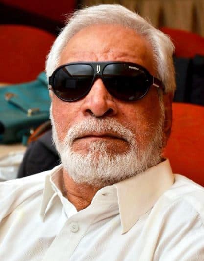 कभी सड़कों पर भीख मांगने पर मजबूर था ये स्टार, फिर ऐसी पलटी किस्मत, टैलेंट के आगे बॉलीवुड ने झुकाया सिर, जानें कौन थे वो