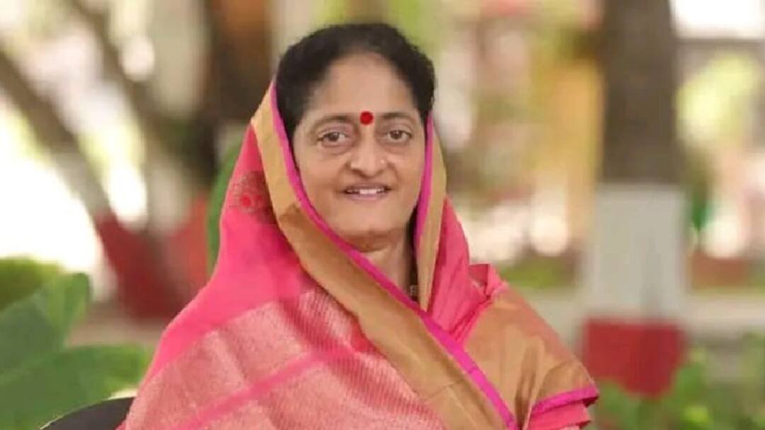 स्मिता वाघ यांच्या नावे मनोज जरांगेंसंदर्भात फेक पोस्ट, भाजप उमेदवार म्हणाल्या, व्हायरल पोस्टबाबत कायदेशीर कारवाई करु fake post about Manoj Jarange in the name of Smita Wagh is going viral legal action will be taken information by smita wagh Jalgaon maharashtra marathi news स्मिता वाघ यांच्या नावे मनोज जरांगेंसंदर्भात फेक पोस्ट, भाजप उमेदवार म्हणाल्या, व्हायरल पोस्टबाबत कायदेशीर कारवाई करु