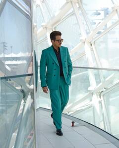 Anil Kapoor हैं फैशन के मामले में असली ट्रेंडसेटर, लाल हो या नीला हर सूट फबता है उन पर, सबूत हैं ये तस्वीरें