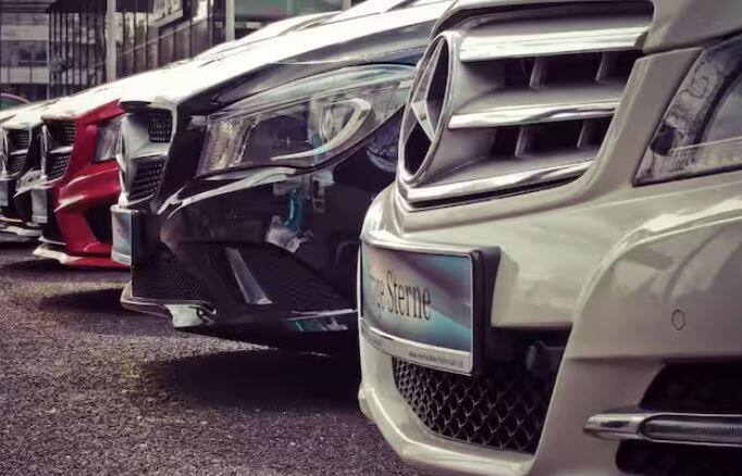 ਅਕਸਰ ਲੋਕਾਂ ਦੇ ਮਨ ਵਿੱਚ ਇਹ ਸਵਾਲ ਆਉਂਦਾ ਹੈ ਕਿ ਭਾਰਤ ਵਿੱਚ ਇੱਕ ਵਿਅਕਤੀ ਨਿੱਜੀ ਵਰਤੋਂ ਲਈ ਕਿੰਨੇ ਵਾਹਨ ਰੱਖ ਸਕਦਾ ਹੈ? ਚਲੋ ਅਸੀ ਜਾਣੀਐ.