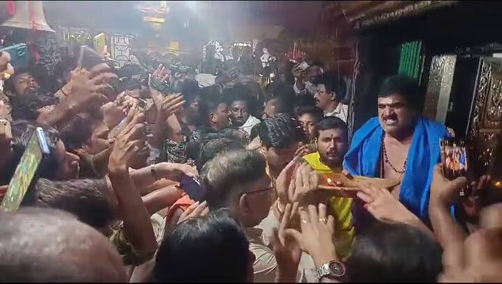 అమ్మవారి ఆలయంలో రామ్ చరణ్, సురేఖ, అల్లు అరవింద్ ప్రత్యేక పూజలు
