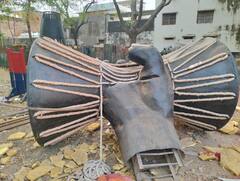 IN Pics: आगरा में नगर निगम की अनोखी पहल, कबाड़ से सज रही है ताज नगरी, देखें तस्वीरें