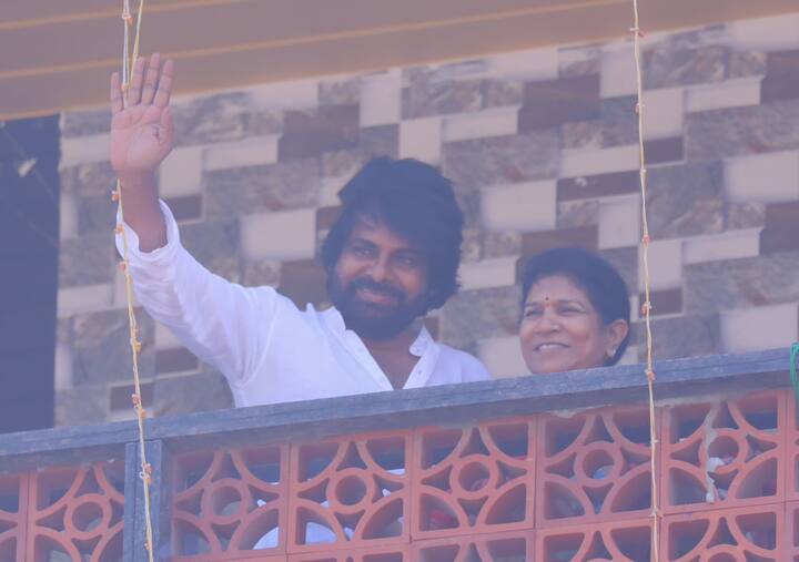 పవన్ కు మద్దతుగా మెగాస్టార్ సతీమణి సురేఖ