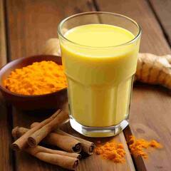 Turmeric : ਆਓ ਜਾਣੀਏ ਦੋਨਾਂ 'ਚੋਂ ਕਿਸ ਨੂੰ ਦਈਏ ਪਹਿਲ ਹਲਦੀ ਵਾਲਾ ਦੁੱਧ ਜਾਂ ਪਾਣੀ