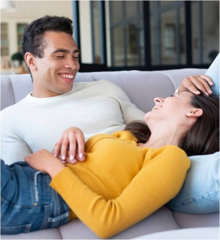 भावनात्मक सुरक्षा: साथ रहने से भावनात्मक सुरक्षा और सौहार्द की भावना विकसित हो सकती है, जो दोनों के मेंटल हेल्थ के लिए जरूरी है.