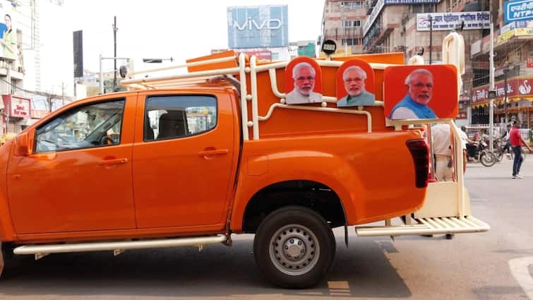 Police and SPG checked Prime Minister chariot regarding PM Narendra Modi Patna Roadshow PM Modi Patna Roadshow: पीएम मोदी के रोड शो को लेकर पटना में मॉक ड्रिल, प्रधानमंत्री के रथ का SPG ने किया मुआयना
