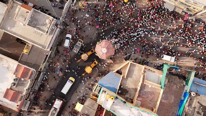 ஆயிரக்கணக்கான பக்தர்கள் பங்கேற்று தேரை வடம் பிடித்து இழுத்தனர்.  இவ்விழாவில் 50 அடி உயரம் கொண்ட இத்திருத்தேரினை காண தமிழகம் மட்டுமின்றி அன்டை மாநிலங்களில் இருந்தும் ஆயிரக்கணக்கான பக்தர்கள் கலந்து கொண்டு ராமானுஜரின் தரிசனம் பெற்று வருகின்றனர். 