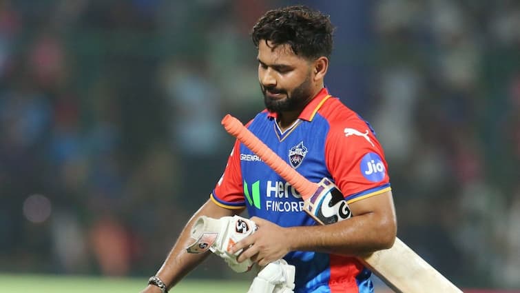 Rishabh Pant has been suspended for one match and fined INR 30 Lakh for DC over rate offence in the match against RR ரிஷப் பந்த்-க்கு அபராதம்.. ஒரு போட்டியில் சஸ்பெண்ட்.. டெல்லி ரசிகர்கள் அதிர்ச்சி!