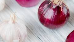 Onion-Garlic Diet: कच्चा प्याज और लहसुन खाने के क्या फायदे और नुकसान? जानें