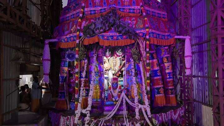 ராமானுஜரின் 1007வது அவதார உற்சவம் கடந்த மே 02  ஆம் தேதி கோலகலமாக துவங்கியது. அதனை தொடர்ந்து ராமானுஜர் அவதார உற்சவத்தில் முக்கிய திருவிழாவாக கருதப்படும் ராமானுஜரின் திருத்தேர் தற்போது வெகுவிமரிசையாக நடைபெற்று வருகிறது.