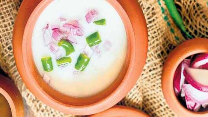 পান্তাভাতে পেঁয়াজের পাশাপাশি পাতিলেবু নিতে পারেন। ভিটামিন সি অর্থাৎ রোগ প্রতিরোধ ক্ষমতা জোগাবে এটি।(ছবি ঋণ - এবিপি লাইভ)