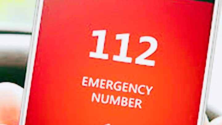 জলে-জঙ্গলও বাদ যায় না। দেশের যে কোনও জায়গায় বিপদে পড়লে একফোনেই মিলতে পারে সাহায্য, তার জন্য আপদকালীন হেল্পলাইন নম্বর ১১২ চালু রয়েছে। -ফাইল চিত্র।