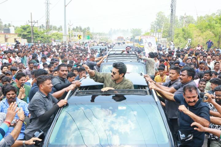అభిమానులకు అభివాదం చేస్తున్న రామ్ చరణ్