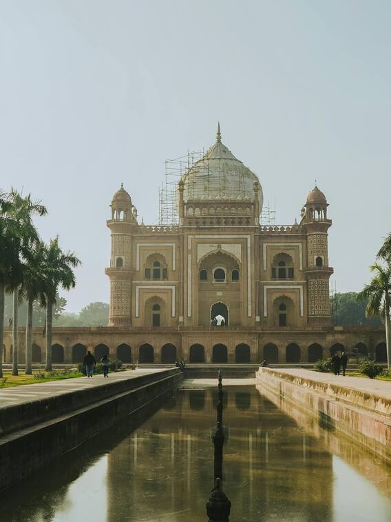 मुगल राज में दुनिया की सबसे बड़ी इकॉनमी किसकी थी, भारत या चीन?