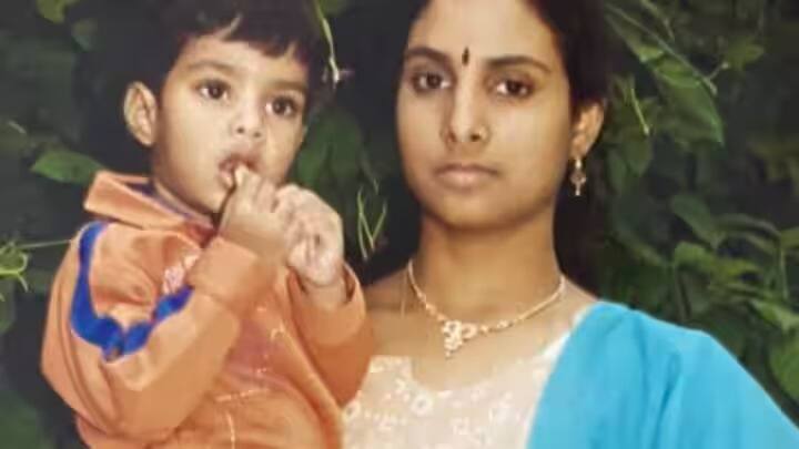 இந்தியாவின் வளர்ந்து வரும் நட்சத்திர வீரர் திலக் வர்மாவின் தாயார் பெயர் காயத்ரி தேவி.