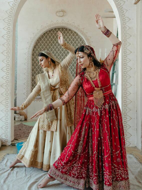 हुस्ना बाई, गौहर जान, अजीजुनबाई, वो तवायफ जिन्होंने लड़ी भारत की आजादी की जंग