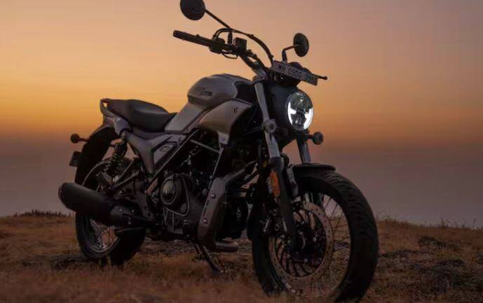 Hero Mavrick 440 ਇੱਕ 440 cc, ਆਇਲ-ਕੂਲਡ TORQX ਇੰਜਣ ਦੁਆਰਾ ਸੰਚਾਲਿਤ ਹੈ, ਜੋ 4,000 rpm 'ਤੇ 36 Nm ਦਾ ਟਾਰਕ ਜਨਰੇਟ ਕਰਦਾ ਹੈ। ਇਸ ਬਾਈਕ ਦੇ ਇੰਜਣ ਨਾਲ 6-ਸਪੀਡ ਟ੍ਰਾਂਸਮਿਸ਼ਨ ਵੀ ਜੋੜਿਆ ਗਿਆ ਹੈ। ਇਸ ਬਾਈਕ ਦੀ ਐਕਸ-ਸ਼ੋਰੂਮ ਕੀਮਤ 1.99 ਲੱਖ ਰੁਪਏ ਤੋਂ ਸ਼ੁਰੂ ਹੁੰਦੀ ਹੈ।