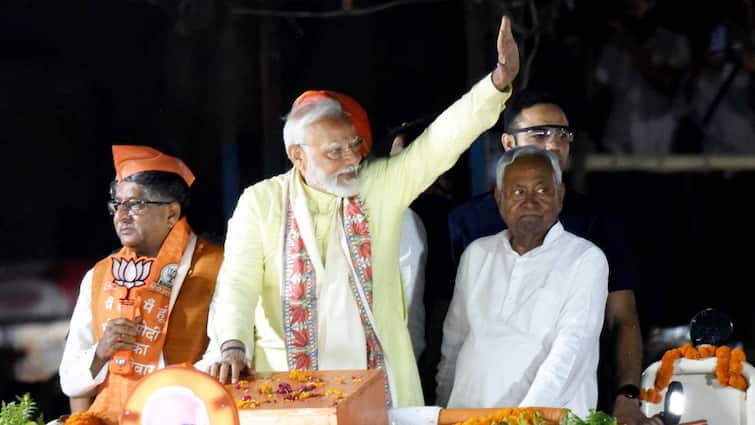 PM Modi Leads Massive Roadshow With CM Nitish In Patna, Oppn Claims Visit Stirring Hindu-Muslim