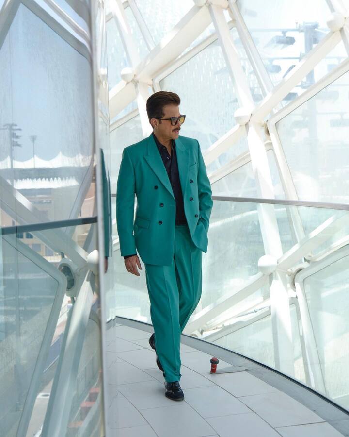 अब अनिल, संजय और करण में से कौन शो का होस्ट बनता है ये तो वक्त ही बताएगा. या शायद सलमान खान की डेट सेटेल हो जाए तो इस बार फिर से भाईजान को ही होस्ट के रूप में देखें.