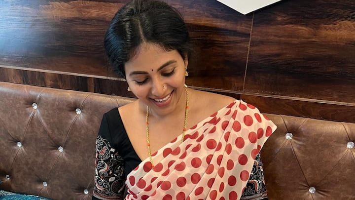 Actress Anjali Mothers Day Celebration Photos: తెలుగు అమ్మాయి, హీరోయిన్‌ అంజలి తల్లిగా ప్రమోట్‌ అయ్యింది.