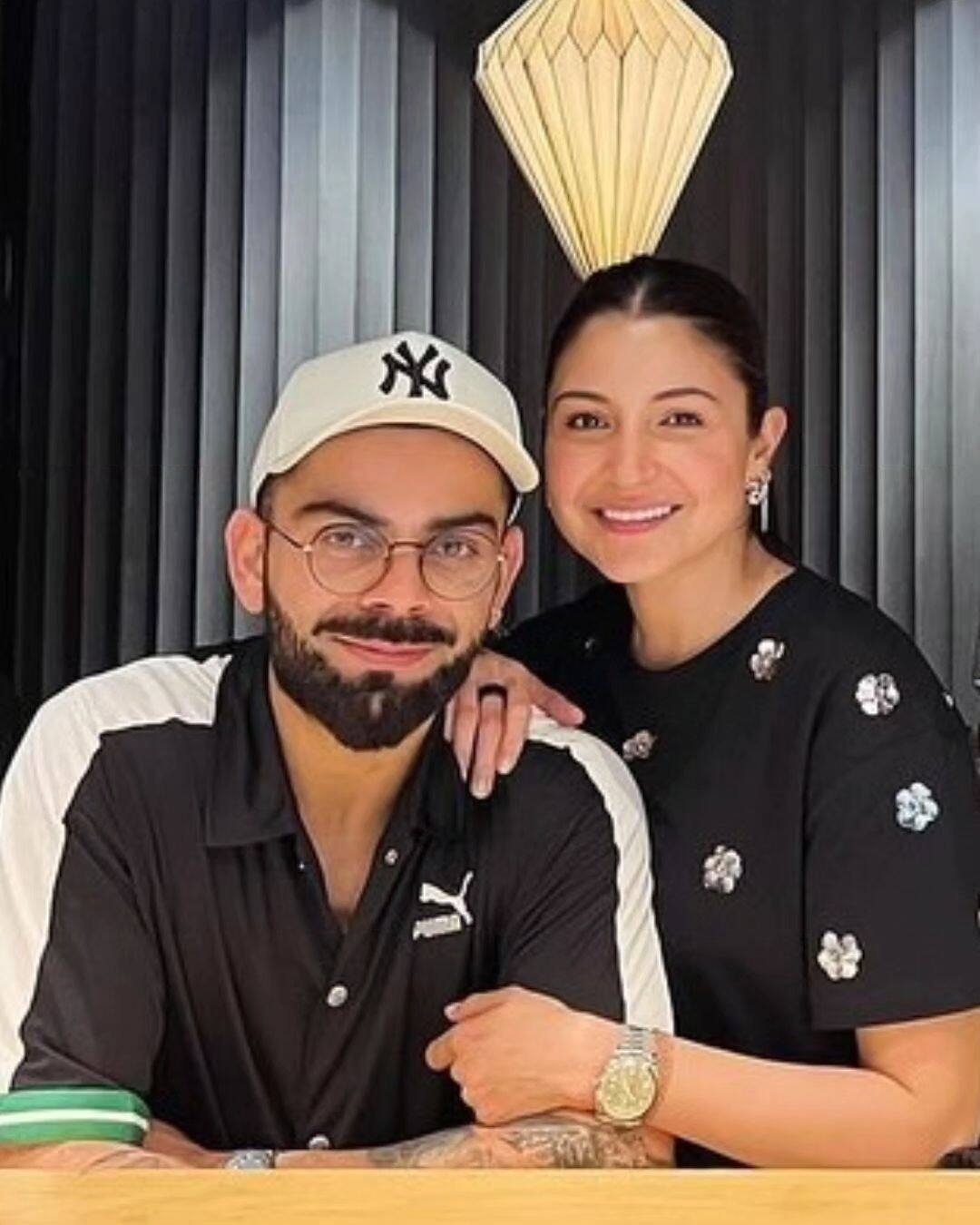 बेटे अकाय के जन्म के बाद पहली बार डिनेर डेट पर स्पॉट हुए अनुष्का शर्मा और विराट कोहली, कपल ने की ब्लैक में ट्विनिंग