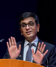 CJI DY Chandrachud:: दोस्तों के बीच 'डैनी' नाम से मशहूर थे CJI चंद्रचूड़, जानें क्रिकेट छोड़ कैसे पहुंचे सुप्रीम कोर्ट