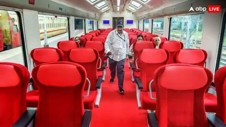 Vistadome Coach: यात्रियों का दिल जीत रहीं विस्टाडोम ट्रेन, सफर का मजा कर देती हैं दोगुना Vistadome Coach: यात्रियों का दिल जीत रहीं विस्टाडोम ट्रेन, सफर का मजा कर देती हैं दोगुना