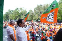 वोटिंग से पहले दिल्ली में सिख समुदाय ने निकाली 'सिख विद मोदी' बाइक रैली, देखें तस्वीरें