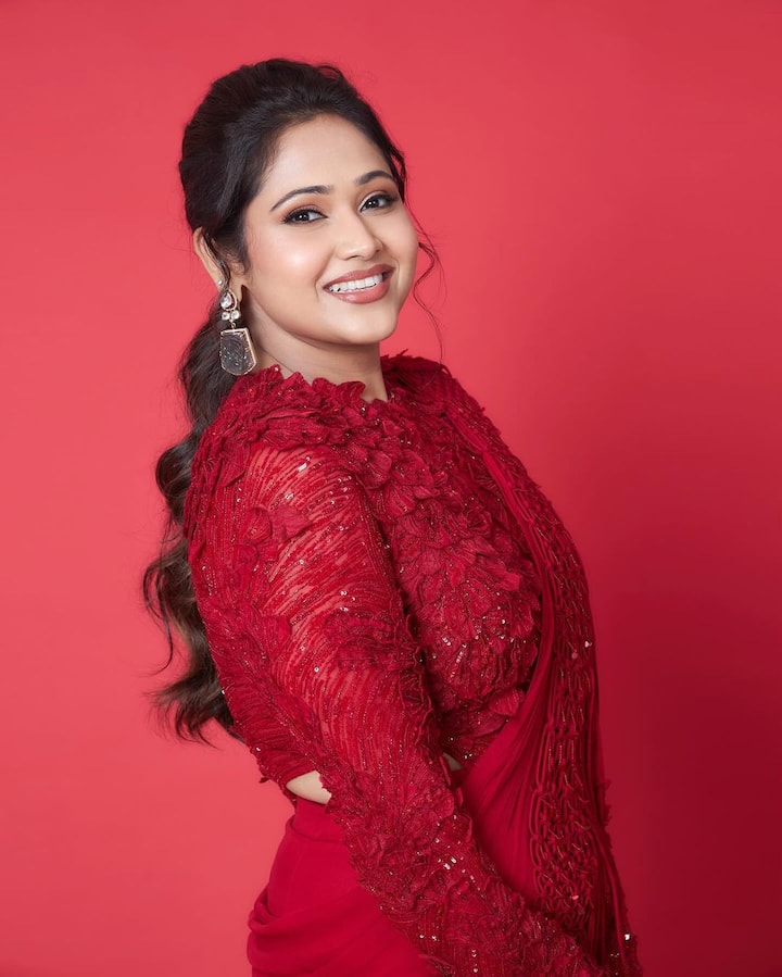 సోషల్ మీడియాలో అట్లీ భార్య ప్రియా చేసే సందడి మామూలుగా ఉండదు. Photo Credit: Priya Mohan/Instagram