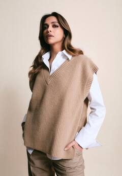 Most Popular Actress Of April 2024: कृति सेनन -कियारा आडवानी ने करीना कपूर को छोड़ा पीछे, टॉप पर रही ये एक्ट्रेस