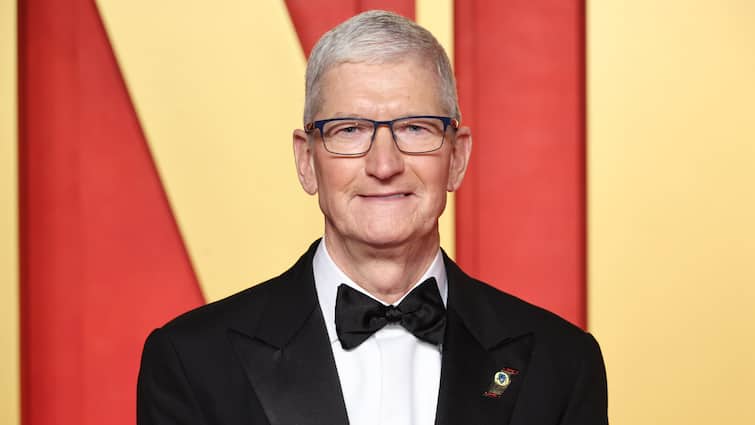 Apple Begins Finding CEO Tim Cook Successor Who Will Ascend The Throne Jeff Williams John Ternus Apple Has Reportedly Begun Finding CEO Tim Cook's Successor, Here's Who Might Ascend The Throne