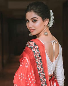 Mamitha Baiju Latest Photos : ప్రేమలు బ్యూటీ ఎంత అందంగా ఉందో చూశారా? ట్రెడీషనల్​ లుక్​ కోసం మమిత బైజులా ముస్తాబైపోండి