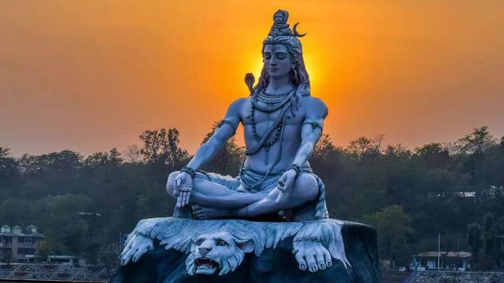 ভোলেনাথকে কেতকী ফুল এবং লাল রঙের ফুল নিবেদন করা উচিত নয় বলেই জানান শাস্ত্রজ্ঞরা। ডিসক্লেমার: এখানে প্রদত্ত তথ্য শুধুমাত্র অনুমান এবং তথ্যের উপর ভিত্তি করে। এখানে উল্লেখ করা গুরুত্বপূর্ণ যে এবিপি লাইভ কোনও ধরনের বিশ্বাস, তথ্য সমর্থন করে না। কোন তথ্য বা অনুমান প্রয়োগ করার আগে, সংশ্লিষ্ট বিশেষজ্ঞের সঙ্গে পরামর্শ করুন।
