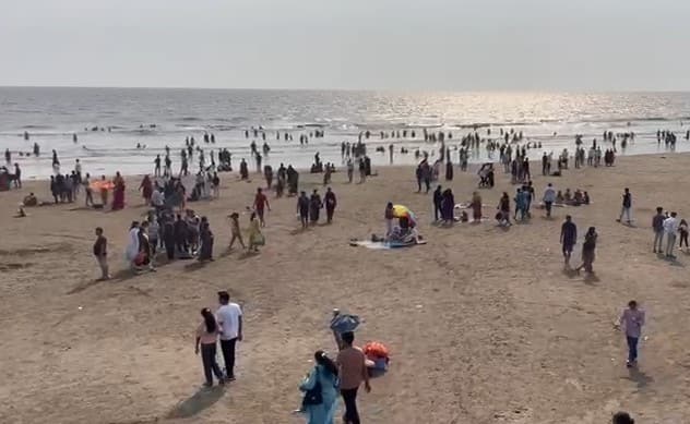 6 drowned in Navsaris Dandi sea 2 rescued 4 missing નવસારીના દાંડીના દરિયામાં 6 લોકો ડૂબ્યા, 2ને બચાવી લેવાયા, 4 લાપતા