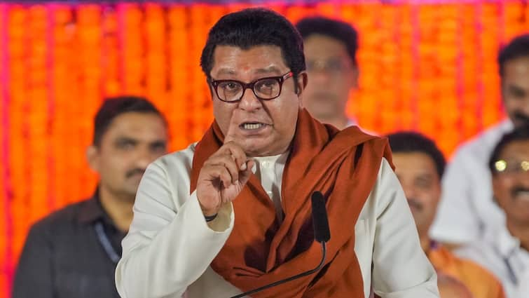 MNS on action mode demand 20 seats in Upcoming Maharashtra assembly election 2024 Raj Thackeray important meeting in Mumbai today Mahayuti Maharashtra Politcs MNS Raj Thackeray Meeting: विधानसभा निवडणुकीच्या पार्श्वभूमीवर मनसे अॅक्शन मोडवर, आज मुंबईत महत्त्वाची बैठक!